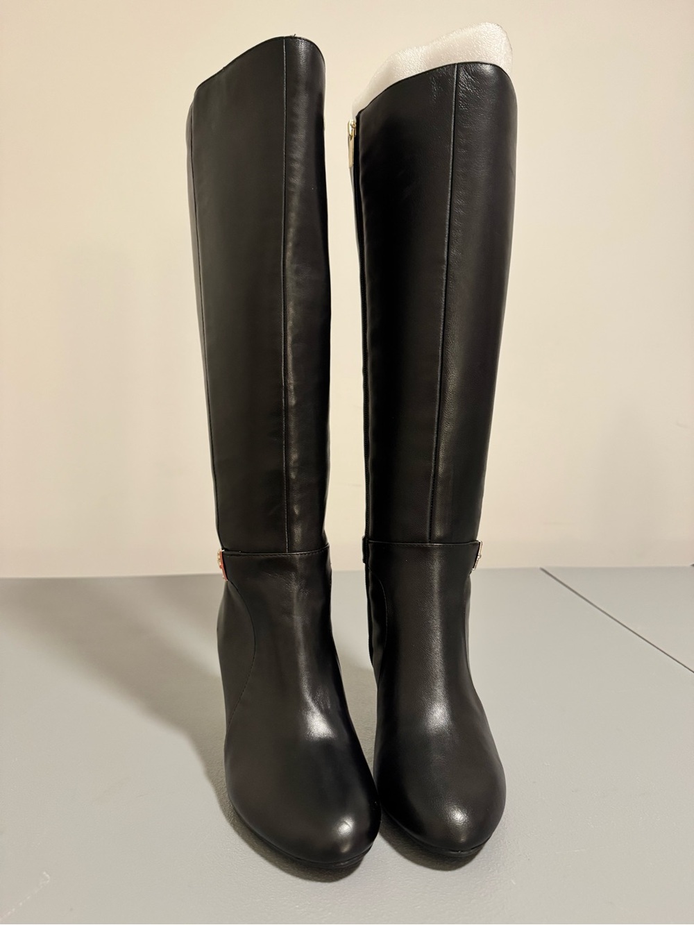 Bandolino Black Genuine Leather Tall Heeled Boots with Silver Accent Size 7 - Picture 6 of 10